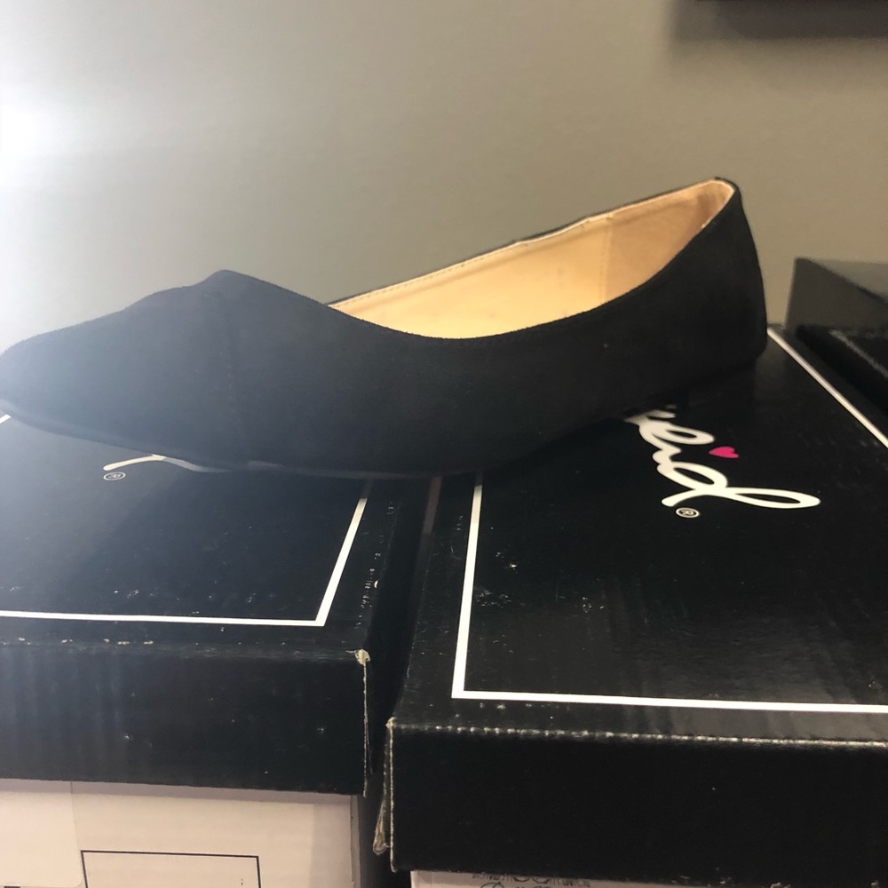 Black ballet flat